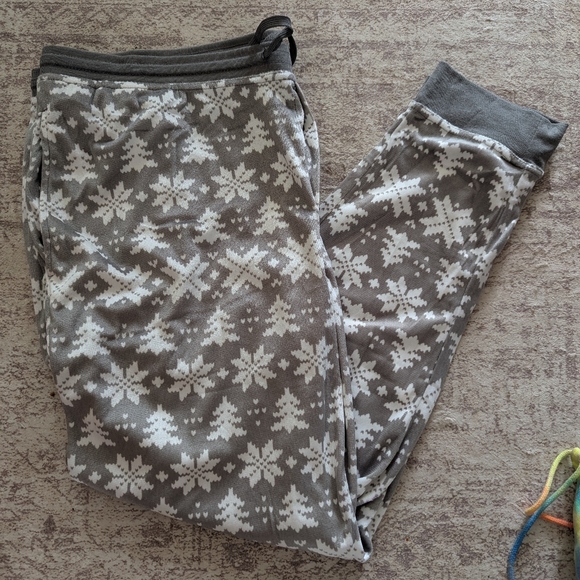 Men's Snowflake Lounge Pants With Pockets - Picture 1 of 4